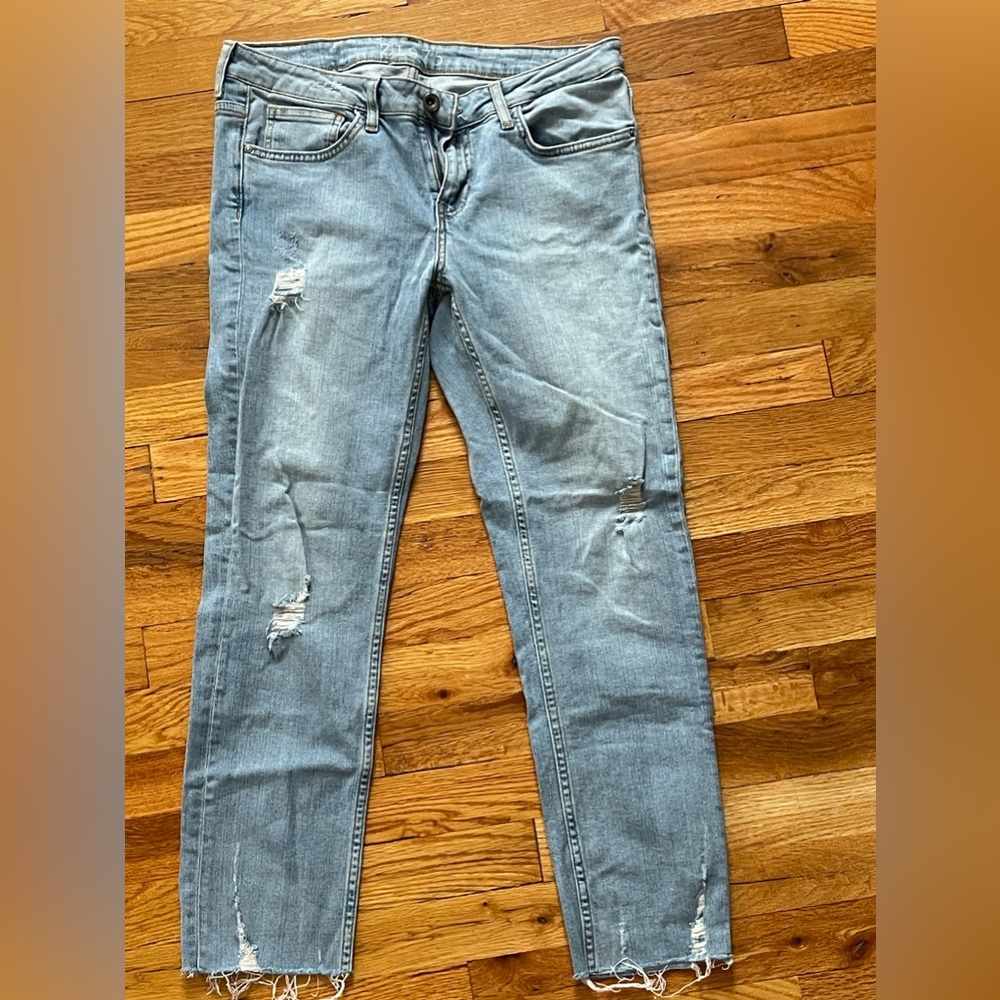 ZARA Frayed Steep Hem Skinny Ankle Jeans